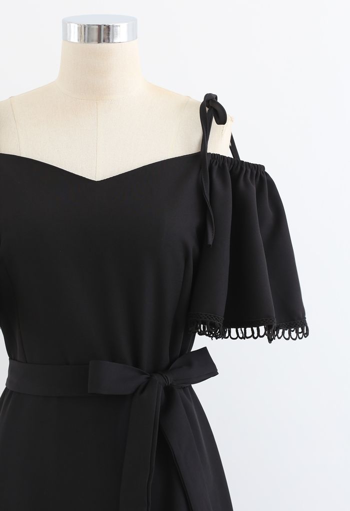 Cold-Shoulder Flare Sleeves Frill Hem Dress in Black