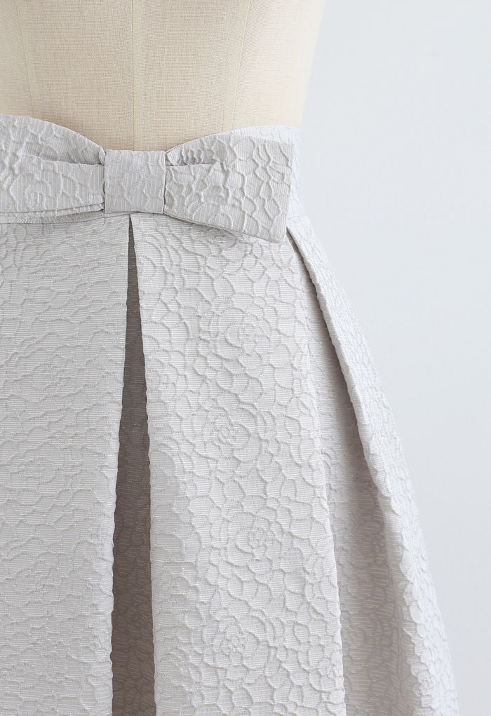 Bowknot Waist Full Floral Jacquard Pleated Skirt in Silver