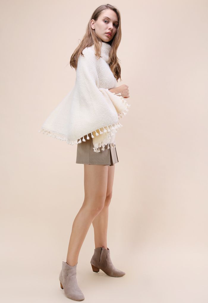 Winter Tale Knitted Cape in Ivory